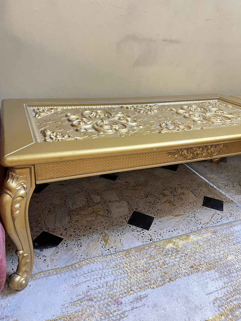 السلام عليكم  تخم للبيع سبع مقاعد نظافه ٩٥ بالميه ومع طبلات سعر ٤٥٠ بي مجال حك الجيه *********** متواجد على الواتساب
