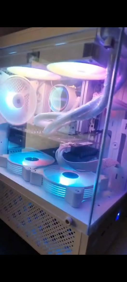سلام عليكم كيس لبيع ابيع بلا كرت همين 750 سعره كامل بلا كرت 550
CPU AMD RAEZN 7 5700G 
GPU rtx 2060 super 8gb
PORD B550m msi Wi-Fi 
RAM 16gb 3200
HARD M.2 1TB
PWS 500 wt
CES  SAMA Neview 3321 5 fan rgb
مبرد مائي 240 rgb 
مكاني موصل ويوجد توصيل  ***********
