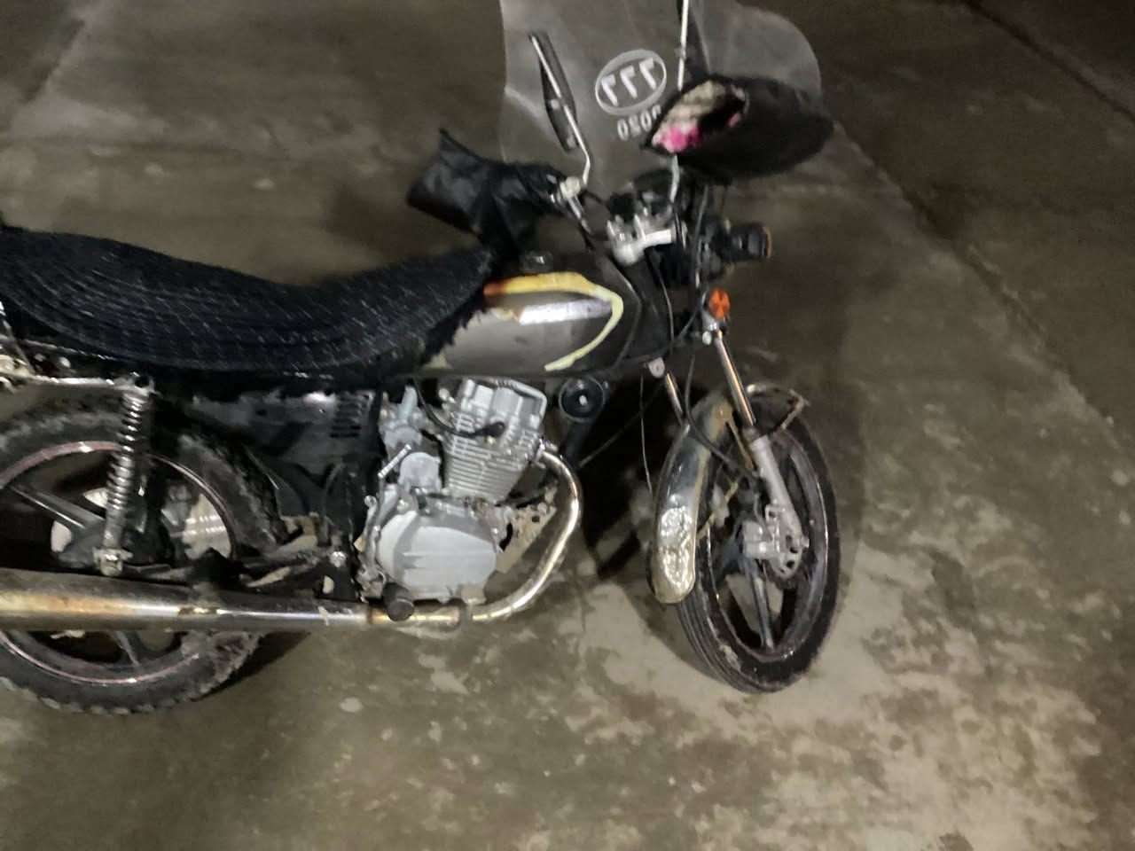 ماطور مكز بلادي محرك 150 نظيف كله شغال كهربائيات سلف هندر موديل 2018n مستعجل عل بيع السعر 475 الرقم ***********
