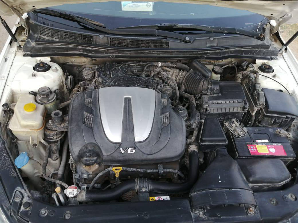 سلام عليكم. سياره كادنزا محرك 2600 كير ومحرك مكفول تخم تاير كهربايات كلهن شغاله تخم تاير كامره خلفي شاشه شغاله. الاستفسار  الاتصال ع الرقم ***********
