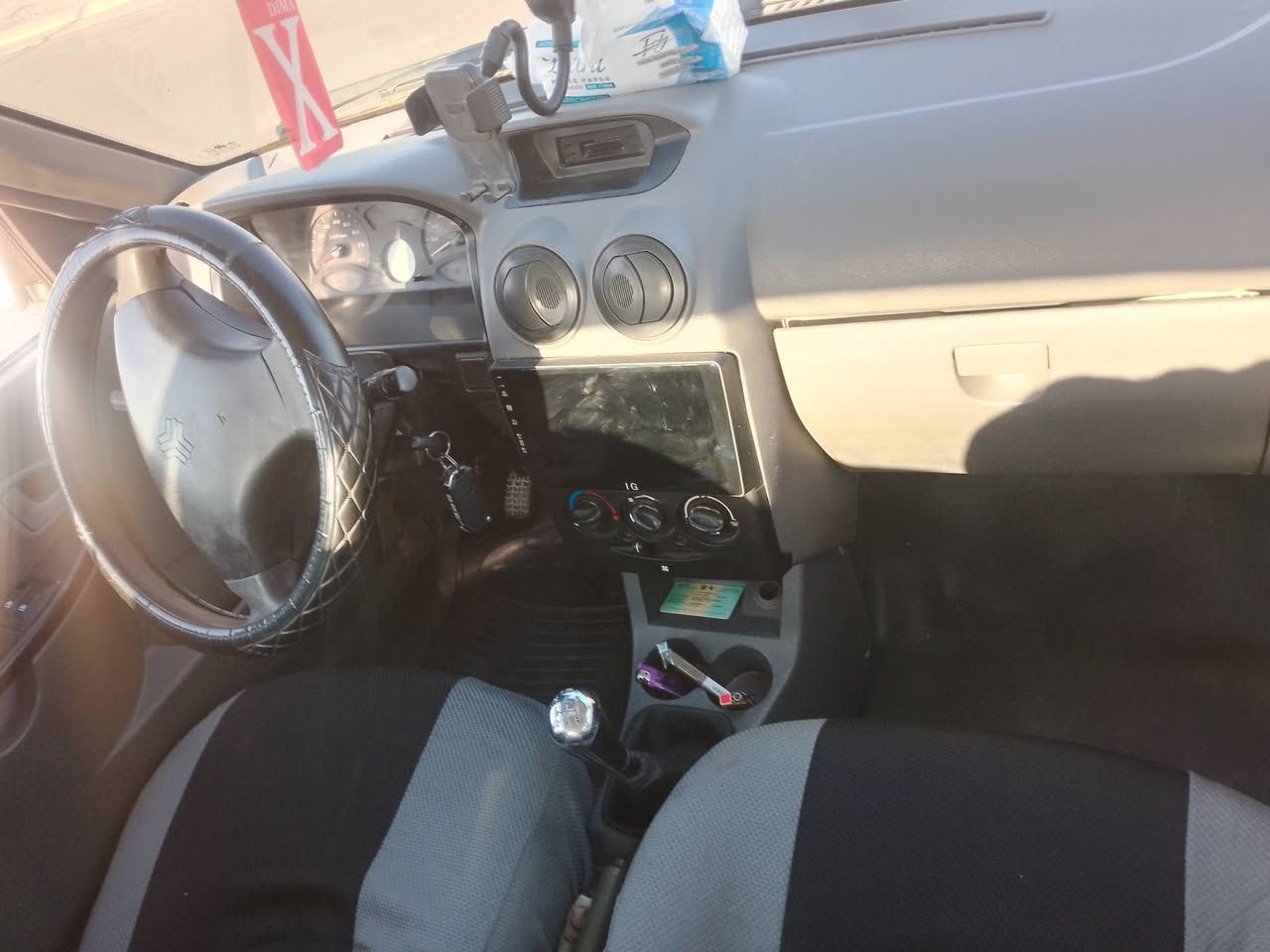 سلام عليكم سياره موديل 2015 مكينه وكير كفاله بيها شاصي معمر قليل سعر 30وبيها مجال عنوان بغداد مدينه الصدر رقم ***********
