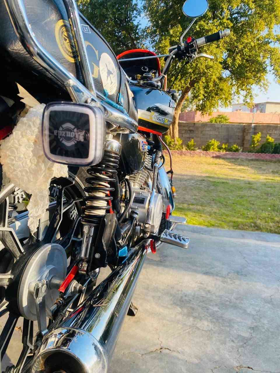 السلام عليكم دراجه البيع نظيفة مكفوله من كلشي نامه برو هونزدة باب الول 2025محرك 200ccc الشراي يتصل *********** مكاني حمرين السعر اتصل  واتساب  وتدلل
