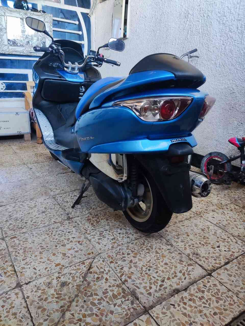 سلام عليكم فورزه 09 كامله من كلشي مقفوله مكاني بغداد سعرهه 1150شراي اتصل ***********
