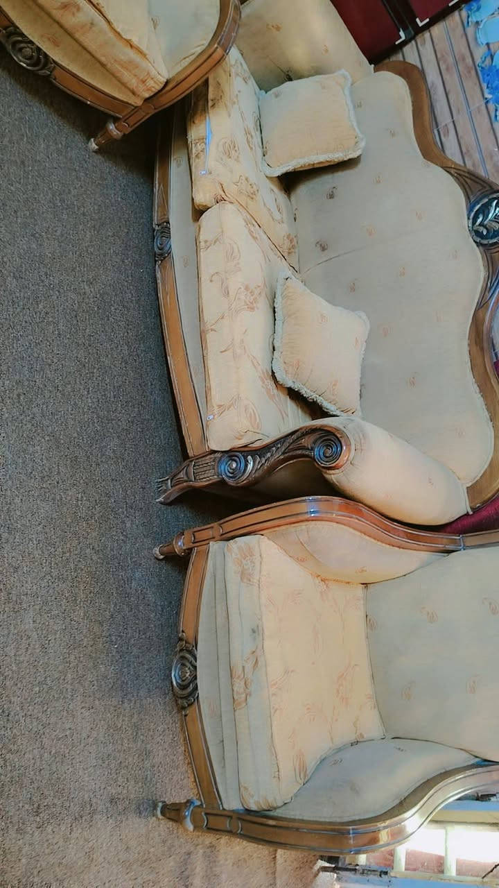 تخم مستعمل نظيف مكاني دوانيه لتواصل *********** سعره ٢٠٠
