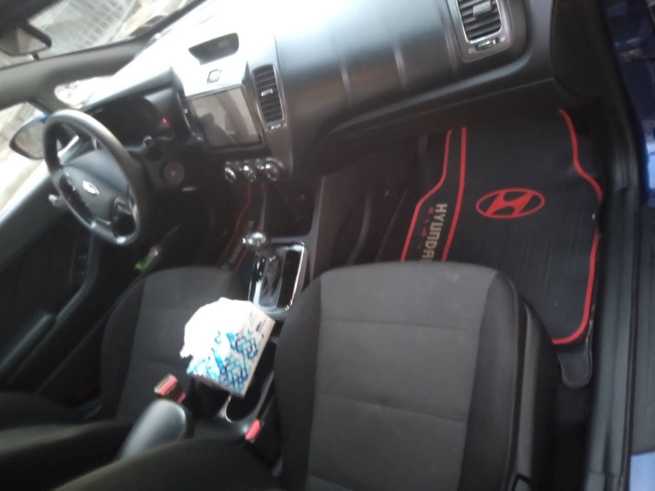 سلام عليكم 
فورتي 2018امريكيه بيهه قطعتين بنيد وباب خلفي والباقي ليبل واحد وبيه داخل العراق طخه بالصندون كفاله مكينه وكير مامفتوحات بدون دواخل وايرباك السياره نظيفه تجي وتشوف مكاني بغداد حي الجهاد السعر ١٢٠وبيه مجال 
***********
