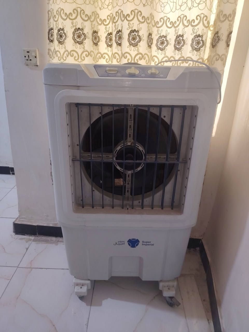 مبرده للبيع نظيفه واليف مالته جديد سعره مناسب ١٢٥ مابيه اي عطل ***********
