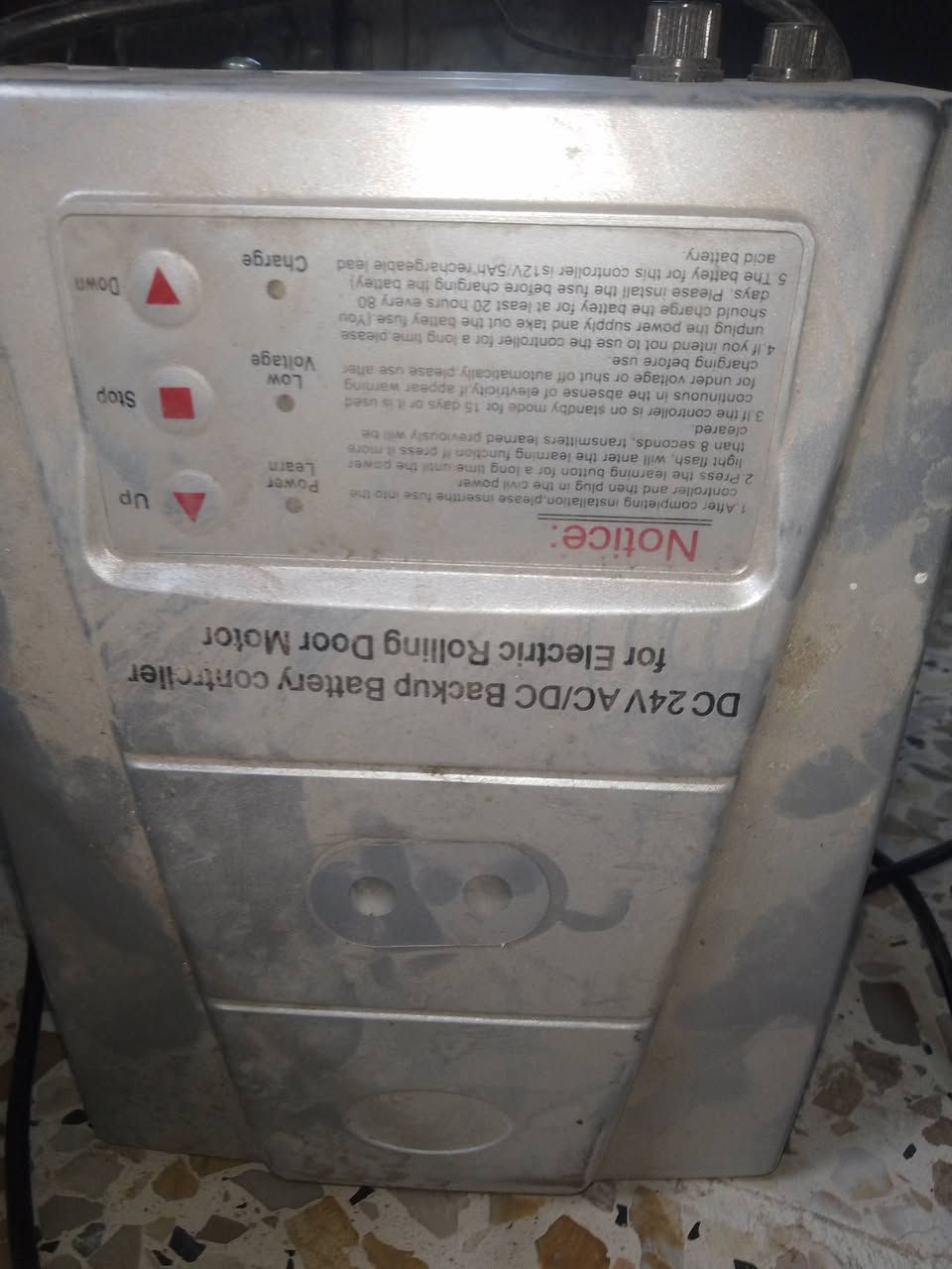 السلام عليكم عندي هاي تلث أجهزة مال كبنكات كهربائيه تلاثتهن شغالات للبيع وياهن ريمونات التحكم مالتهم جاهزات
***********
