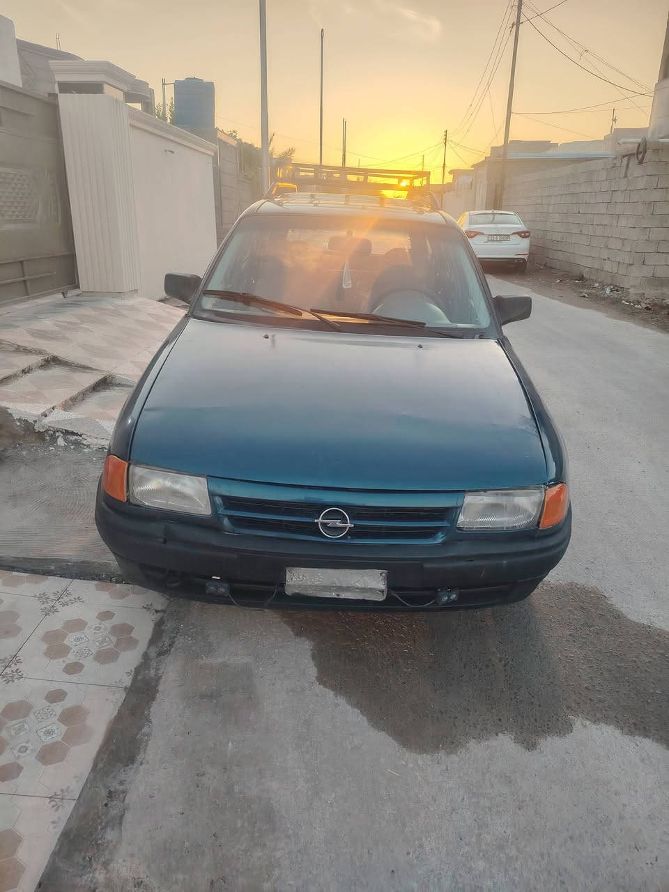 سلام عليكم سياره وبل استره حجم18 كير محرك بدايه صرف تخم تاير حاديه جديده ساره رقم دياله يرهم مراوس ونقدم سعر 25 بيها مجال بصيط مكاني تكريت ***********
