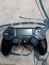 بلي 4 برو مهكر  نضام 9.00 ذاكره 1 تيرا  بقية التفاصيل موضح في الصور . ...