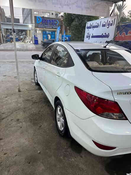 سلام عليكم اكسنت خليجي موديل 2013 السياره جديده بيها 3 قطع طبغ بدون دواخل السعر قفل 91 المكان بغداد العامريه منزل فديو كلشي موضح بي ***********
