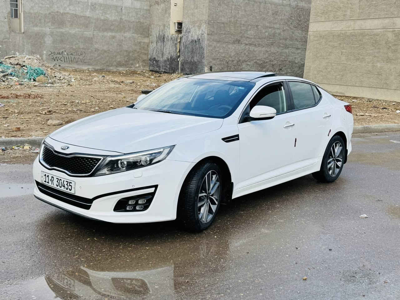 السلام عليكم
كيا اوبتما 2014 وارد خليجي VIP
فول مواصفات للاخير اعلى فئة بالخليجي 
مكفولة كفالة عامة عده الدعاميه الاماميه نصهه صبغ مو كلهه  
مكينة 2400 دوش 
السياره كلش جديده 
بصمه تشغيل 
ترحيب 
بنوراما طكتين 
شاشه بلاديه 
‏GPS
تبريد قطعتين  
مري شفط 
كشن ذاكره 
كشنات تدفئه + تبريد 
كشنات جلد
حساسات امامي خلفي 
زراك لايت 
لدات امامي خلفي 
لايت زنون ناصي بلاد 
لايت دوار مع الستيرن 
اناره في يدات الابواب 
يدات نيكل 
اناره اعلى القدمين 
5 ويل كب 
ارباكات عدد 10
نظام تراكشن 
مضخم صوت infinity
المرأت الوصطيه عاكسه للضوء الخلفي 
رقم بغداد بإسمي تحويل مباشر 
السعر ١٥٧ وبيهه مجال جدا بسيط 
الاتصال    ***********
العنوان   بغداد   / الغزاليه
