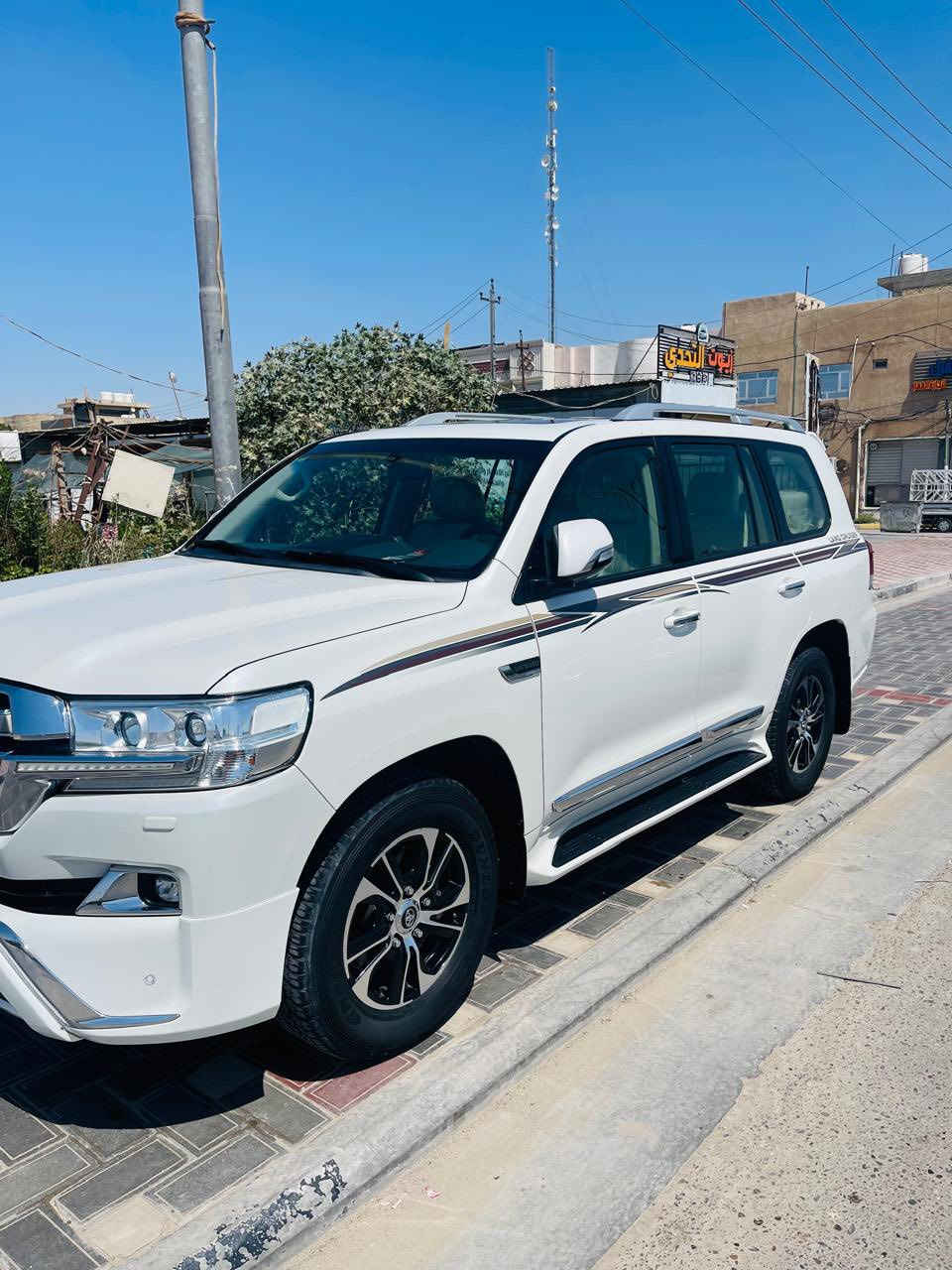 لاندكروز 2018
بريم اصل كفاله عامه حساسات امامي خلفي كامره فتحه مواصفات لاندكروز المعروفه ماشيه 116 السعًر 520 مع المجال 
العنوان كربلاء  ***********
