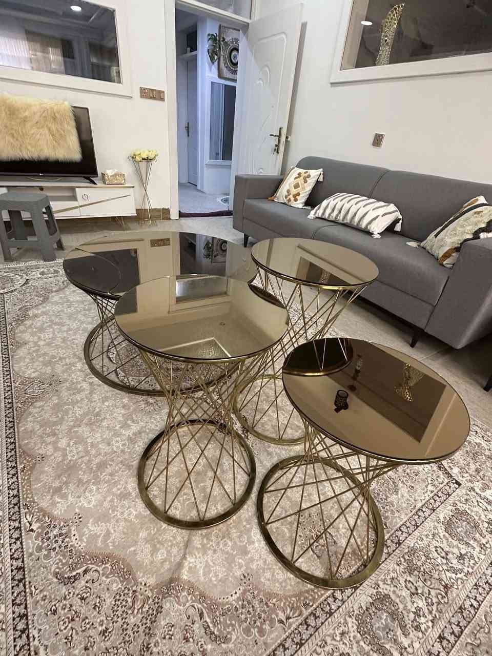 مێزو تەپڵەکی ناوەڕاست مێزی ناوەڕاستەکەی یەک درزی تیایە لەلاوە . سلێمانی کانی با ٩٥ و معامەلە***********
