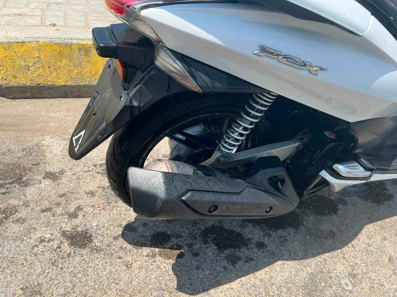 سلام عليكم PCX125مكفوله  مكينه خير من الله مكاني مدينه الصدر سعر 1250بيه مجال بسيط متواجد فقط اليوم فقط ***********
