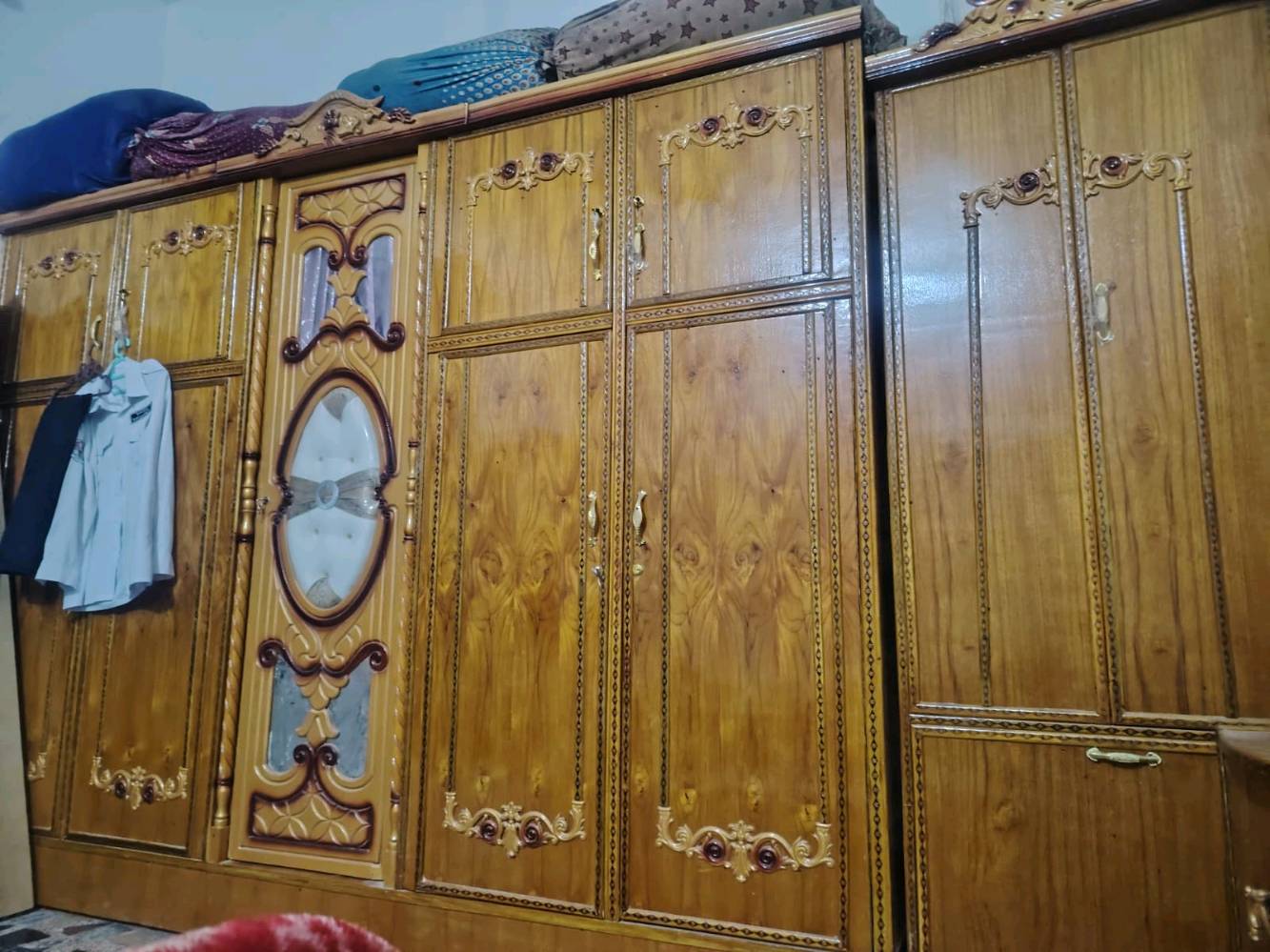 عنوان:الطالبية علوة زويني غرفة جديده 5قطع بيبيان وميز مراية غرفة نضيفة الله شاهد الي حاب يشتري متواجد على الواتساب فقط سعر مليون وبيها مجال بسيط للشراي