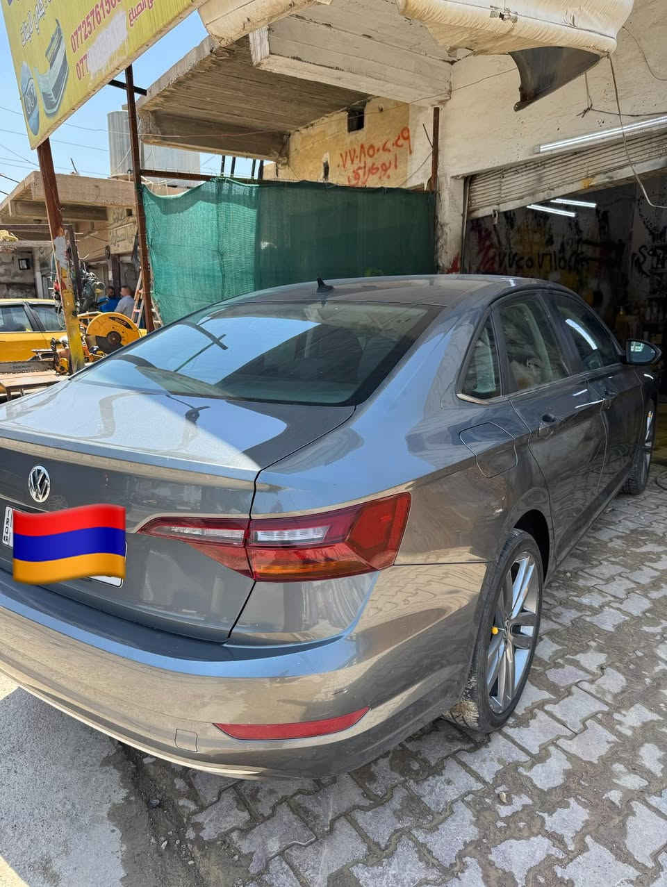 Volkswagen jett. 2019 S
السلام عليكم ٫ للبيع فقط

السياره( گير عادي )

السيارة مواصفات الs معروفة : 

-- المصابيح الاماميه والخلفية led و auto 

-- شاشة وكامرة خلفية والشاشة تدعم نظام apple carplay و android auto و mirror link

-- نظام atuo start stop engine 

-- مودات قيادة ايكو 

-- مداخل type c عدد 2 

-- نظام تثبيت السرعة 

-- نظام الاوامر الصوتية  

-- نوافذ امامية وخلفية auto

-- الحادث :

السيارة وارد كندي حادثها فقط دعامية نازلة ونفسها مكعديها 
العنوان كركوك حي العسكري 
السعر 112 بيها مجال قليل 
سياره ولا مسج 
سبير وجطلات كاملة  
***********
سياره دبل سويج 
دفتر بنزين 
شرط بدون تكحيل 
شرط كلشي بلادي حته بلكات نوزلات كلها ع بلاد
