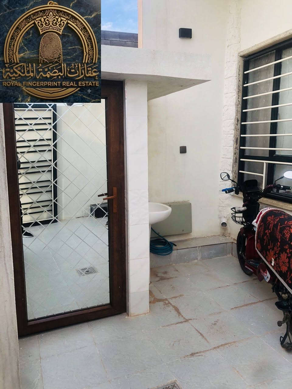 دار للبيع 🏠
بسعر جدا مناسب
مساحه 100 متر 
 غرفه وحده 
الموقع حي القوسيات 
قرب جامع النور 🕌
خدمات كامله تبليط_ ماء_ كهرباء 

سعر 40 مليون 

الاستفسار اتصل على الارقام التاليه
***********     ابو براق 
***********     ابو راكان 

   #عقارات_البصمة_الملكية
#مقولات_عامه_بناء_بالقساط  #بيع_وشراء_الدور_والاراضي
