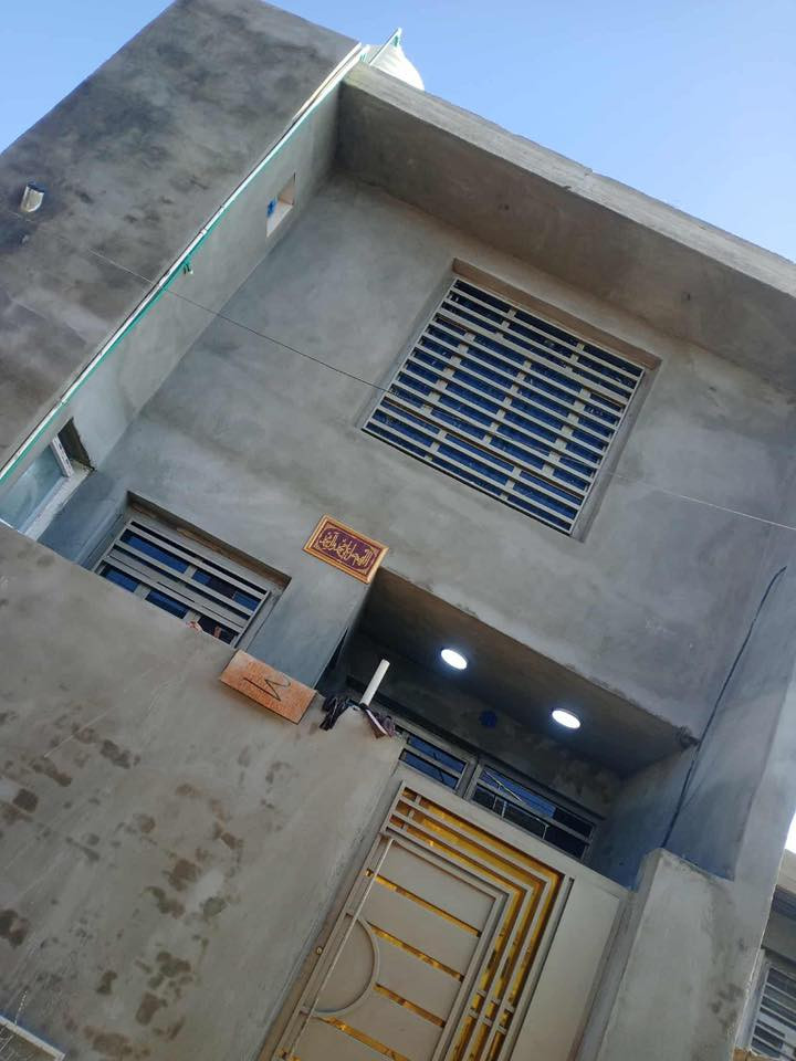 يت  ١٠٠م طابقين ابو عجاج قرب المحكمه جديده طابو زراعي سند ٢٥ يبعد ١٠٠م عن شارع رئيسي يحتوي غرفه وهول صاله مطبخ مجمع صحييات داخليه وخارجيه طابق ثاني غرفه وهول وصحيات بناء حديث نقص ارضيه ب٦٥ وبي مجال بسيط للاتصال  جمجمه شماليه
للاستفسار ***********
