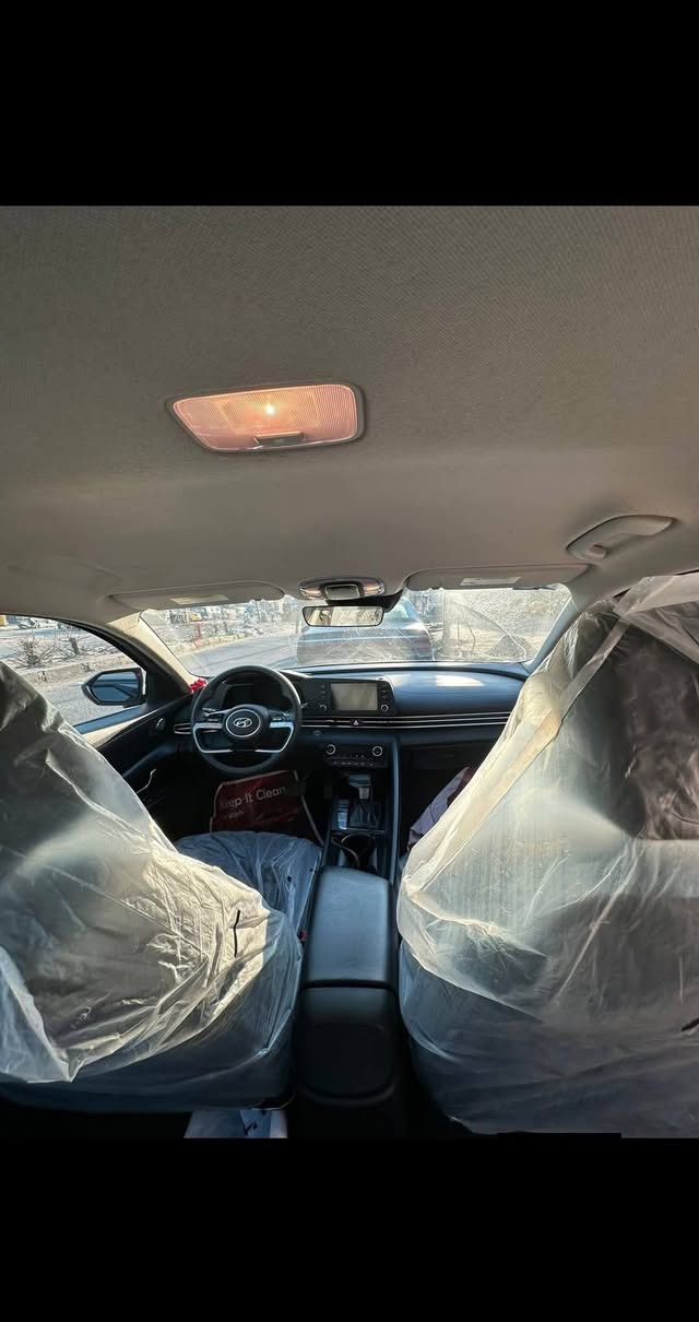 السلام عليكم سياره النترا للبيع موديل2022مواصفات بصمه كشنات تدفئه رادار امامي خلفي جانبي مكينه1600هايبرد حادثه جنطه مبدله الجاملغ الخلفي بارد والجاملغ الامامي مرشوش كلير من امريكا السعر145وبيه مجال حق الجيه العنوان بغداد مدينه الصدر الرقم ***********
