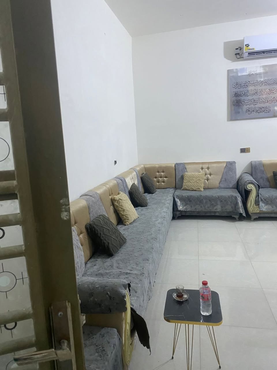 🔴 بيت للبيع المساحة 150 م ثاني بيت ع الحولي
✅ كافة الخدمات ماء كهرباء عرض شارع 10 م
🔴ناصرية- الصخيين - الحولي


**إذا كنت صاحب هذا الإعلان وتريد حذفه لأي سبب، رجاءا أرسل رسالة إلى الدعم الفني**