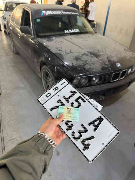 السلام عليكم BMW 535 كير عادي صدر امامي وخلفي جديد واكسل ودرامات كلا جديد وكير جديد مكينه خير من الله ما ناقصها شي لايت صليب سموك بجم دخاني كصيف كلش ناصبه و ويل m وباقي التفاصيل بالصور وكيرها شورت شفت نمره قصيره 
مكانها بغداد مجمع مشن او غزاليه والسياره ب اسمي ومشروع وطني تحويل ثاني يوم كامله من هزه من ارقام من غرامات وكلشي البارحه مستلم ارقام وسنويه السعر (( 50 )) وبيها مجال 
***********
***********
