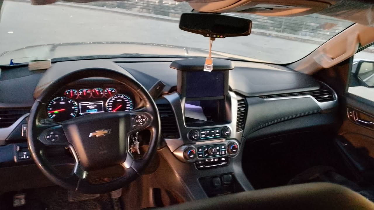 السلام عليكم
للبيع تاهو موديل 2018 رقم بغداد بسمي السيارة جديده معنى الكلمة 
العنوان حلة مركز المدينة قرب مجسر نادر 
***********
