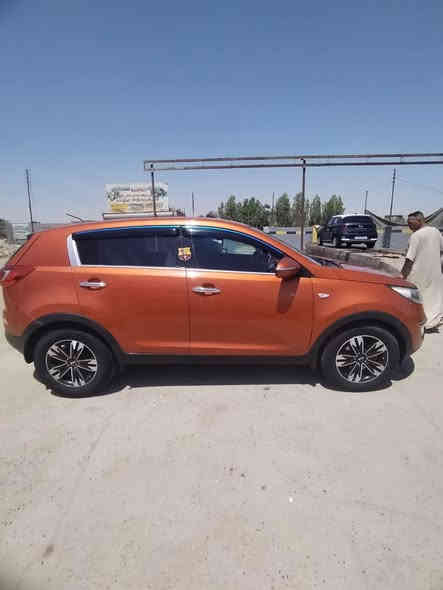 السلام عليكم
سياره للبيع 
نوع: كيه سبورتج 
موديل : 14 
خليجي بيها 5 قطه 2 تبديل و 3 صبغ سنويه 2030 هزه جديده تخم تاير حداديه جديده اشاير بلمري تحكم ستيرن تدفئه تبريد فول رقم بغداد انكليزي السعر 130 وبيها مجال قليل حك الجيه للأتصال ***********
