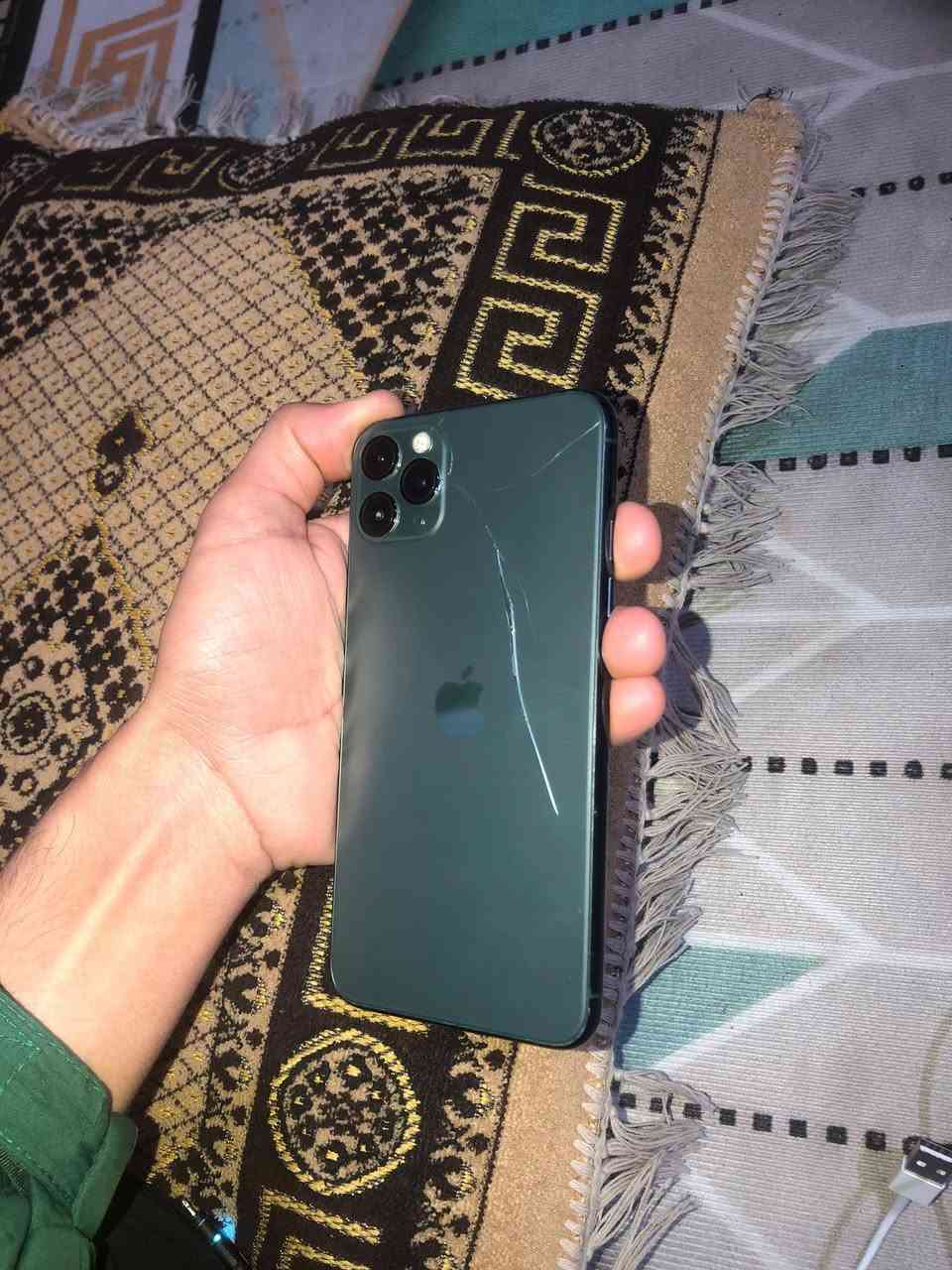 السلام عليكم للبيع 11 برو ماكس 
ذاكرة 256
مبدل فقط شاشه
بطاريه73
فيس ايدي واكف 
الضهر مفطر وما مأثر ع شي خفيف
السعر 190 وبي مجال قليل
يرهم مراوس
***********
