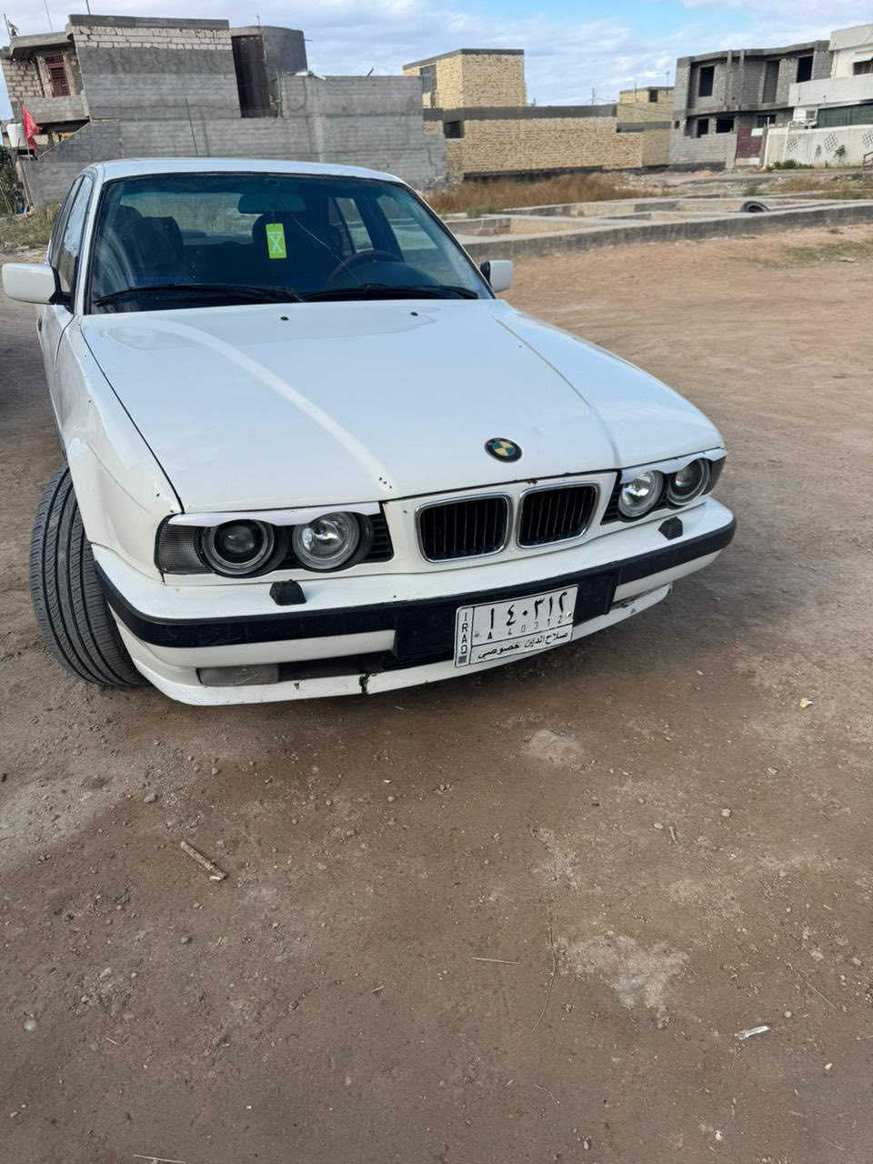 سلام عليكم بي ام ٥٢٥ اصل مكينه مسكر كير اوتو تبريد حداديه تخم تاير باتري جديد  بيه طخه بل جاملغ المامي خفيفه دبل أرباك بدل جكمجه فتحه سكتين بيع او مراوس تصال ***********
