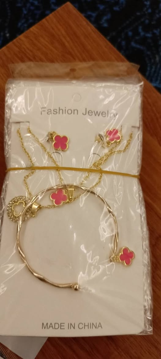 تصفيات محل اكسسوارات ابيع جمله كلهن سوه او مفرد


**إذا كنت صاحب هذا الإعلان وتريد حذفه لأي سبب، رجاءا أرسل رسالة إلى الدعم الفني**