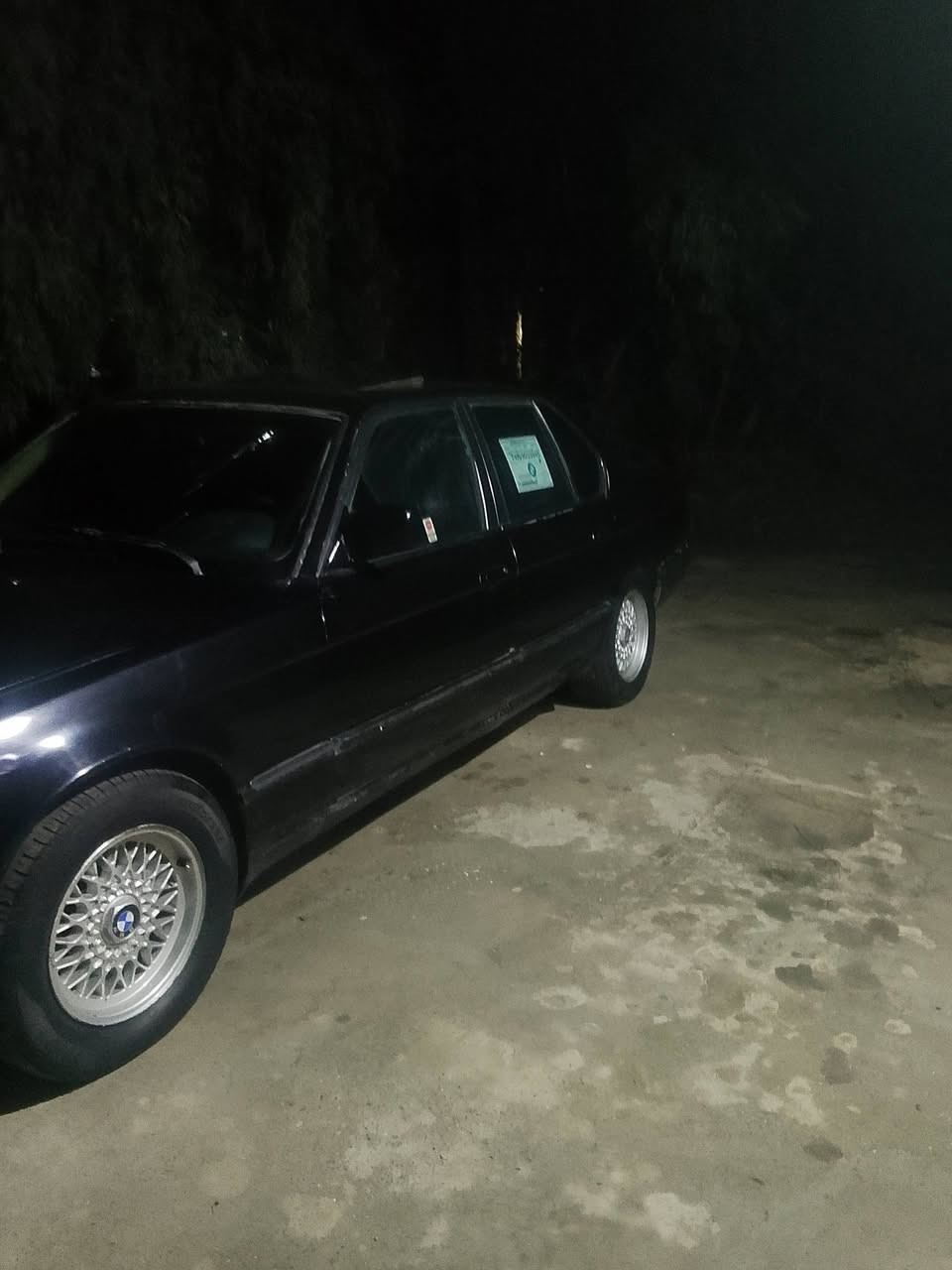 بي ام 735مكينه كير اوتوشرط كابون بيها تخم تايرات جدد ويل خليه جديد غرفتها نضيفه شرط لتحويل شراي يتصل او خاص *********** لسعر 33وبيها مجال للشراي
