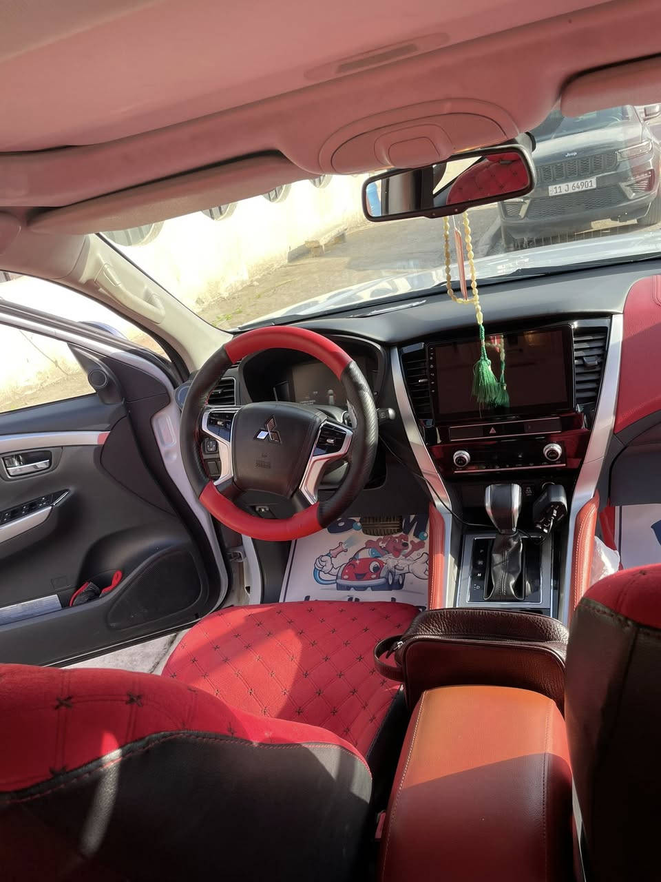 السلام عليكم اخوان،
من رخصة مدير الگروب المحترم
للبيع باجيرو سبورت ٢٠٢٠
مواصفات الباجيرو المعروفه
زائدا السياره كرسي السايق كهرباء والعداد ديجيتال 
داخل احمر
السياره بيها حادث الچاملغ الخلفي وفيديو الحادث موجود بالمنشور
ماشيه ٧٢ الف كيلو 
المكان بغداد/ الدورة
السعر دفترين وخمس ورقات وبيها مجال للجادين
للتواصل ***********
والتوفيق للجميع ان شاء الله
