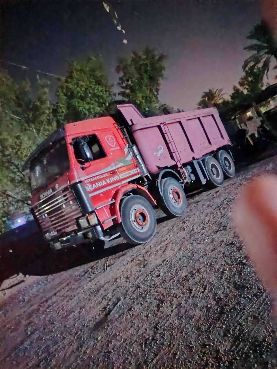 السلام عليكم للبيع كلابي سكانيه موديل ٩٢ عكرب مكينه V8. 500 رقم واسط بسمي للاستفسار اتصل ***********
