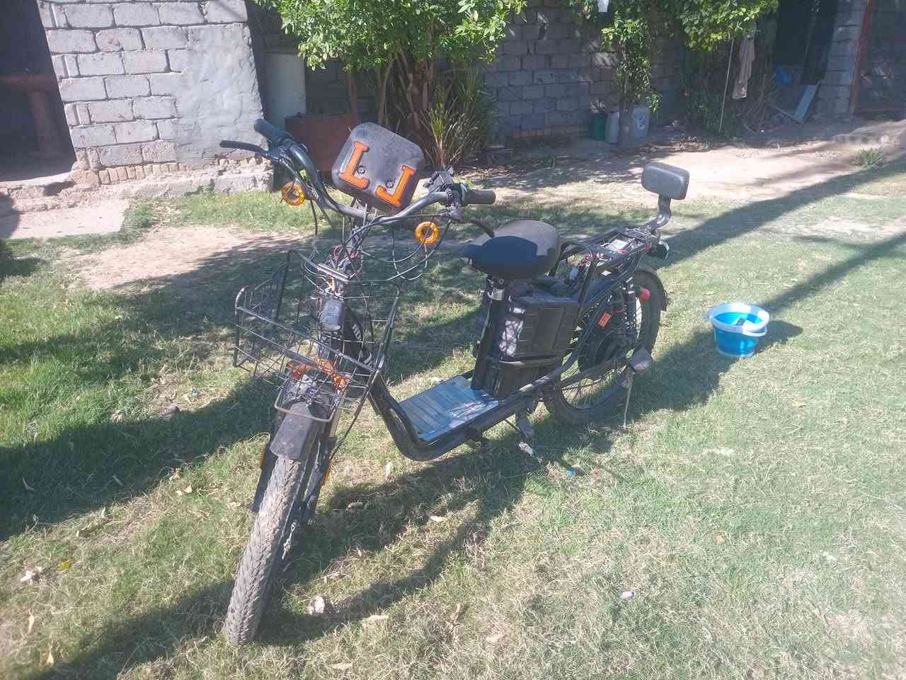 سلام عليكم دراجه شحن للبيع حجم كبير مكاني هاشميه ***********
