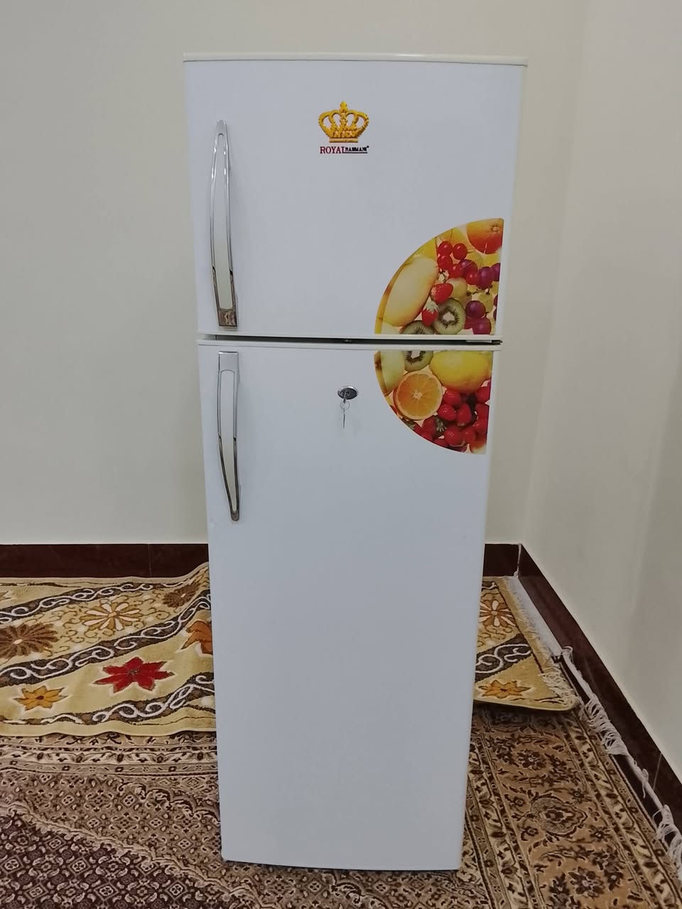 ثلاجه للبيع ***********
