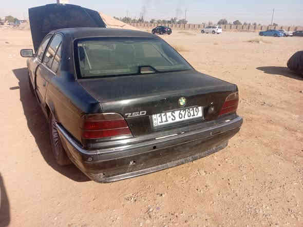 سلام عليكم ... 
مكينه 740/8
فول مواصفات 
السياره جارده شويه 
وصدر 70%
ابطانه السايق تعبانه شويه 
تايراتها نص عمر 
*********** رقمي
