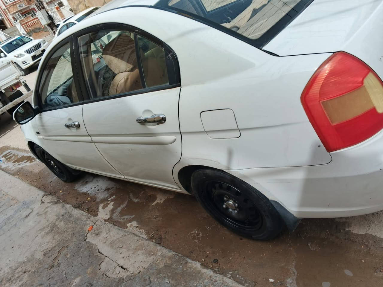 السلام عليكم سياره للبيع النوع اكسنت مديل 2011 خليجي رقم اربيل بيع او مراوس السعر 80 مكان السياره النجف رقم الهاتف ***********
