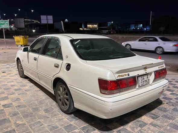 السلام عليكم سيارة جنون 
الموديل 2002 نقل جثه مكينه D4   كبير بلادي شاصي 75 دواخل جدد لون ازرك اربع دكم سيارة فول  ماعده الفتحه تخم تاير ويل نجمه نفطي سيارة كفاله عن الزلغ لا معجون ولا زلغ سيارة بأسمي تحويل ثاني يوم سنويه 28 رقم إنكليزي *********** 110
