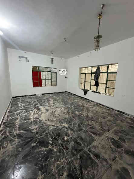 للأيجار بيت مساحه 300 متر في #السيديه  ✅
يحتوي على 5 نوم وصاله ومطبخ وخدمات وهول حولي وحديقه 
وكراج ✅❗️

*يسلم الدار خلي من النواقص جاهز من الصبغ الكامل *

الأيجار مليون ونص 🔶

الموقع السيديه شارع الخيزران 📍

_______________________________________

للأستفسار اكثر تفضلو بزياره مكتب الطائي للعقار 💎

السيديه شارع المركز عماره شركة السراب للمطابخ ✔️

او الأستفسار ع الارقام ادناه 📞↘️↘️ (متوفر واتساب )📌🔛
***********
