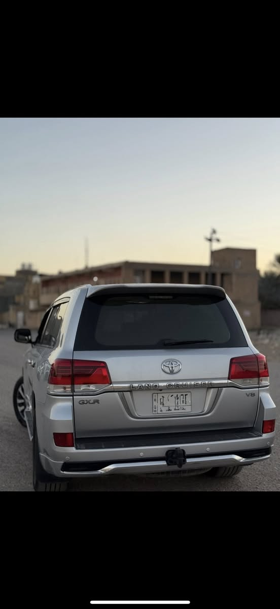 لاندكروز 2017 فول مواصفات مكينة V8 ديزل (كاز) شخصيه مو شركات رقم بغداد مكفوله ماشيه 150 الف السعر 495$ وبيها مجال بسيط 
للأستفسار الاتصال ***********
مكلف بلنشر
