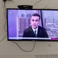 تلفزيون • شاشة ٣٢بوصة • للبيع