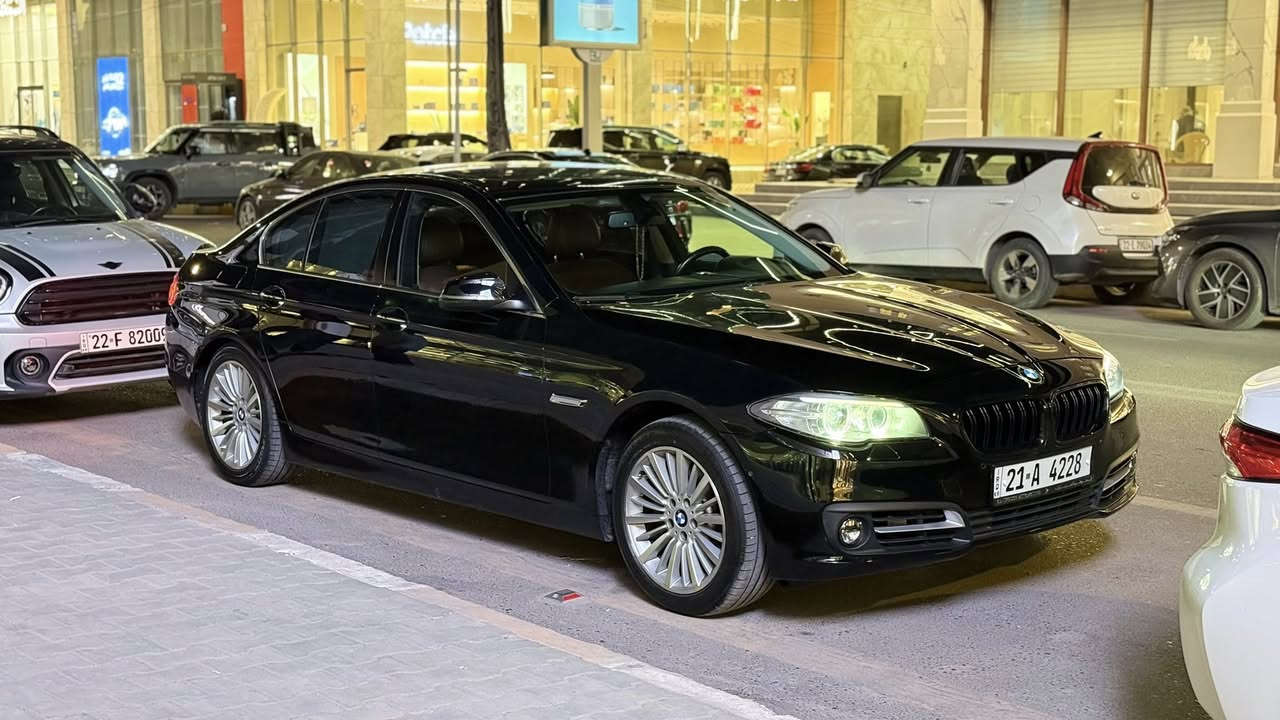 السلام عليكم . F10 .528i.N20 2015/رقم مميز . داخل قرميدي /خمس بردات/ بيبان شفط / وكاله العروش/ فقط البنيد مصبوغ /شاشه دجتل / السياره شباب فول مواصفات/ السعر 205 / استفسار اخوكم ابو الحسن ***********/ مكان السياره بغداد مجمع مشن
