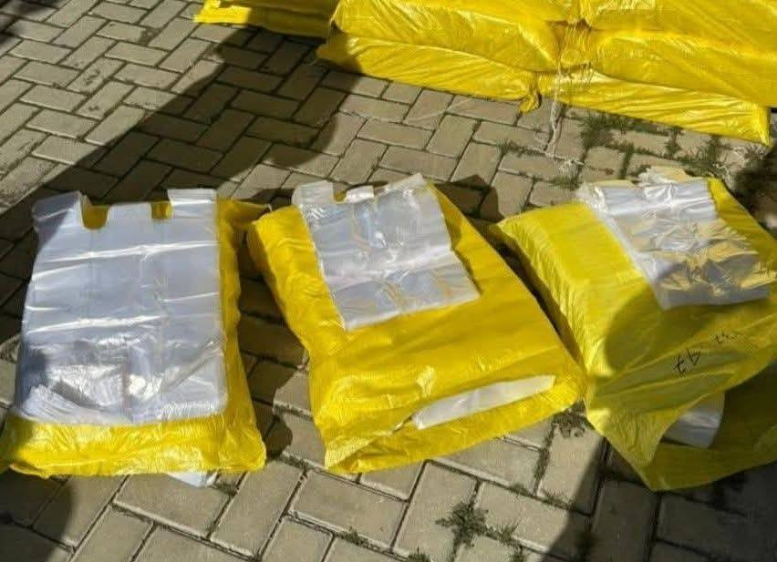 🌟 عرض خاص من سفريات 
🔥 علاكة الحرارية – ٢٠ كيلو شفافة (جميع القياسات)
٦٥ في ٥٥ كبير 
٥٥ في ٤٥ وسط 
٣٧ في ٤٧ صغير 
٤١ في ٤٥ اسود شفافه 
💰 سعر داخل المحل: ٣٨٠٠٠ د.ع
🚚 سعر مع التوصيل: ٣٩٠٠٠ الف د.ع (توصيل داخل الرمادي، تأميم 5 كيلو)
⚡️ لا تفوّت الفرصة، الكمية محدودة!
📍 الموقع: الأنبار – الرمادي، شارع 20، مقابل كباب حجي خالد
📲 للحجز أو الاستفسار: *********** (واتساب)
