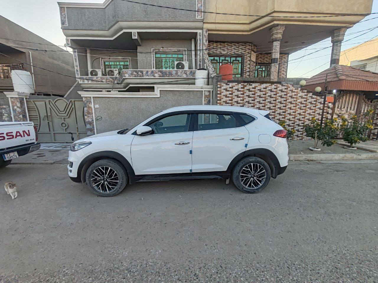 السلام عليكم توسان خليجي مديل 2020 مكفولة من كلشي فول مواصفات ماعدا بانوراما السيارة خالية من الصبغ او اي ضربة ماعدا رصعة صغيرة جدا نهاية البنيد وشخطة صغيرة بالدعامية الامامية التشغيل بصمة الكراسي كهربائية والكشن جلد ماشية 65 الف تحتوي على ثلاث انضمة ECO ,sport,comfort, سيارة نضيفة كلش  
السعر 210 ورقة 
الرقم ***********
الموقع:الحلة
