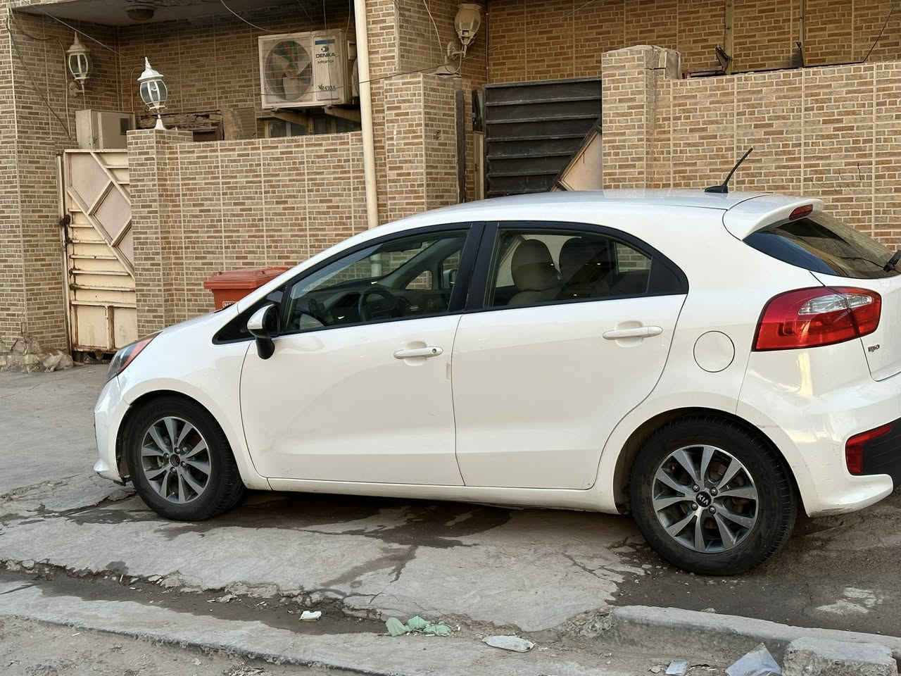 مراوس بتسلا 3 تك او دبل اهم شي سعر مناسب
كيا ريو موديل ١٦ محرك ١٦٠٠
ماشيه ٧٠ الف
كير مكينه ممفتوحات 
بدون ايرباك
جاملغ خلفي صبغ وباب خلفي تبديل حادث امريكا
رقم بغداد
***********
الي يحب يراوس يدخلي خاص ويكلي سعر سيارته او شكد يريد فرق
