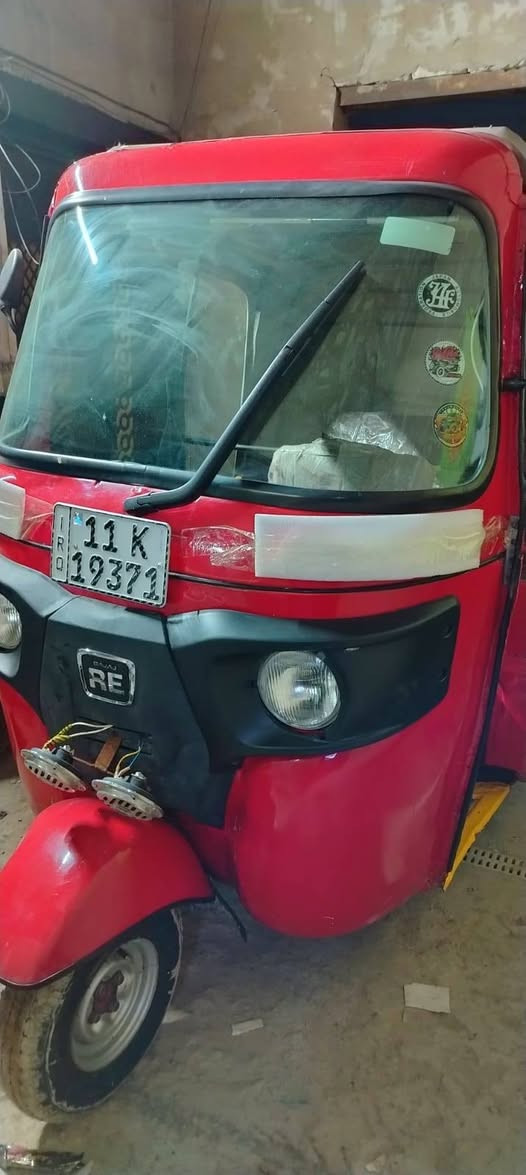 السلام عليكم تكتك للبيع 2018 رقم وسنويه تكتك نضيفه ومرتبه ومال خبزه السعر خاص  رقم صاحب التكتك ***********
