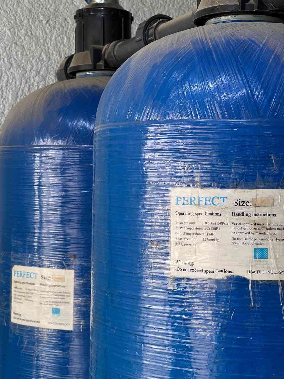 للبيع محطة تصفية مياه اورو تصفيه وتعقيم تحت الاشعه البنفسجية مواصفات المنضومه. تنتج الف لتر بالساعه مع تانگيات ثنين سعت التانگي 3000 لتر) ***********للاستفسار
