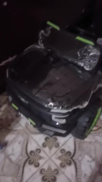 سيارة أطفال • جديدة • بجيسه