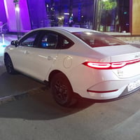 للبيع BYD كن بلاص 2025 بلكن هايبرد لون أبيض داخل رصاصي ((زيرو)) ترقمت ...
