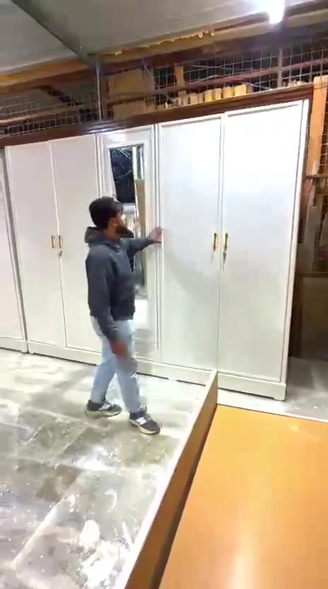 عرض بمناسبة العيد غرفه كامله سعر مليون و650 محافظات نقل وشد 25 لحجز تواصل مع الرقم التالي على الواتساب ***********
